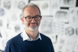 Prof. Dr. Michael Heinrich forscht und lehrt an der Hochschule Coburg zu Architektur und Ästhetik.  Natalie Schalk  Hochschule Coburg