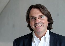 Prof. Dr. Markus Zimmermann ist Professor für Pflegerische Versorgungsforschung am Department für Pflegewissenschaft und Mitglied des Forschungsteams.  Judith Merkelt-Jedamzik  HS Gesundheit/jmj