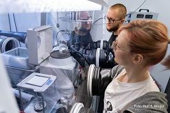 Der Studiengang „Advanced Materials“ ist eng in die Gießener Materialforschung eingebunden. Im Forschungsmodul arbeiten die Studierenden an aktuellen Forschungsprojekten mit.  Rolf K. Wegst