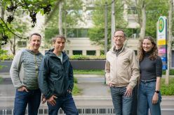 Sammeln gemeinsam mit Schulklassen Umweltdaten auf Gründächern von Haltestellen: Sebastian Hänsel (Stadt Leipzig), Rolf Engelmann (Universität Leipzig), Prof. Dr. Mathias Rudolph (HTWK Leipzig), Stefanie Penzel (HTWK Leipzig)  Saskia Pramor  HTWK Leipzig