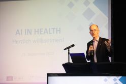 Begrüßung der Teilnehmenden zu AI in Health 2023 durch Prof. Dr.-Ing. Horst K. Hahn  Jens Lehmkühler  U Bremen Research Alliance