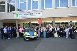 POL-BO: Erfolgreich bestanden: 22 Schülerinnen und Schüler absolvieren den Bildungsgang Fachoberschule Polizei (FOS) und erlangen ihr Fachabi