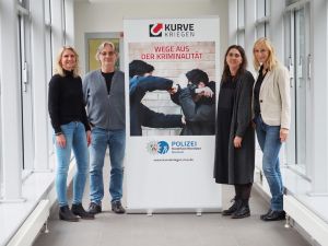 Das Bochumer Team (v.l.): Die pädagogischen Fachkräfte Eileen Just und Peter Imgrund sowie Claudia Keßler und Silke Jakobs von der Polizei.