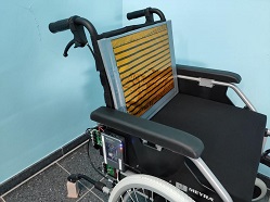 An der Hochschule Kaiserslautern entwickelte Sensormatrix für einen smarten Rollstuhl, der vor Schäden durch Druckbelastung schützen soll  Jörg Blinn  HSKL