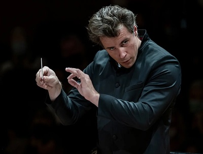 Jakub Hrůša dirigiert die Bamberger Symphoniker  Foto Patrick Hürlimann