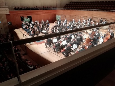 Die Musikerinnen geniessen den Schlussapplaus 