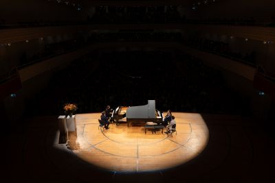 Daniel Arkadij Gerzenberg,Lilya Zilberstein, und Anton Gerzenberg spielen Rachmaninov