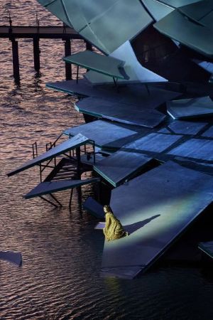 La Traviata in der Inszenierung von Damiano Michieletto ein wahrlich rauschendes Fest Foto  Bregenzer Festspiele  Daniel Ammann