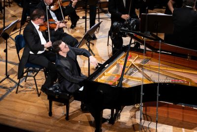 Pianist Frank Dupree  spielt Gershwin souverän