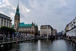 Auch in Hamburg wird es wärmer. Die Wahrnehmung des Klimawandels als Bedrohung nimmt zu.  Anthony Rosset via Unsplash