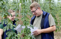 Dr. Florian Weihrauch und Maria Obermaier  Birgit Gleixner  LfL