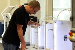 Inhaltlich geht es bei der EU-Veranstaltung, die an der TU Clausthal sowie an Universitäten in Finnland und Belgien gleichzeitig stattfindet, um 3D-Druck.  Olaf Möldner  TU Clausthal