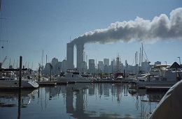 Reinhard Kargers Fotografien vom 11. September 2001 dokumentieren den Angriff auf die Twin Towers des World Trade Center. Sie sind ein zentraler Bestandteil der Ausstellung, die noch bis Mitte Septemer in der Sulb zu sehen sein wird.  Reinhard Karger