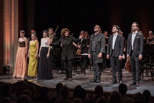 Isabelle Ruf präsentiert stolz ihre grossartigen Weltklassesolisten