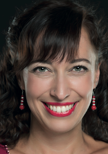 Raya Sarontino als Gräfin Stasa Kokozowa