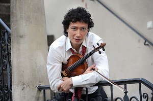 Daniel Dodds, Leitung und Violine