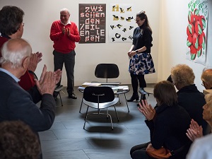 Kuratorin Sara Zeller im Zwiegespräch mit  Knox