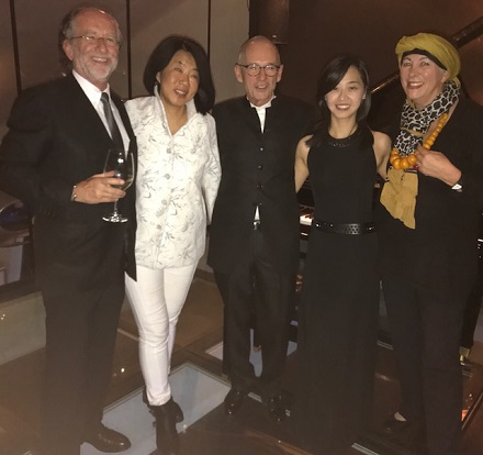 Von links nach rechts Beat Meyerstein, Veranstalter, Suling Lin (Entdeckerin der Künstlerin), Dr. Res Dolder, Shih-Wei Huang, Lucette Achermann 