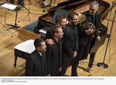 Diriigent und Solisten holen sich den Spezialapplaus ab, Foto Priska Ketterer