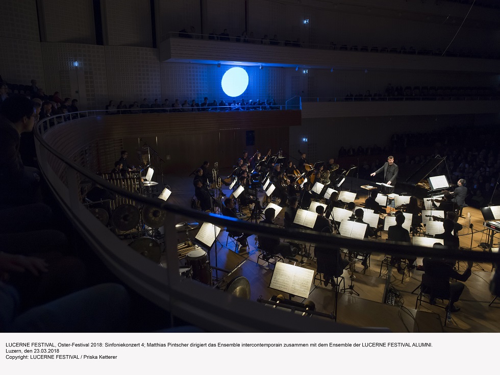 LUCERNE FESTIVAL, Oster-Festival 2018: Sinfoniekonzert 4; Matthias Pintscher dirigiert das Ensemble intercontemporain zusammen mit dem Ensemble der LUCERNE FESTIVAL ALUMNI. Copyright: LUCERNE FESTIVAL / Priska Ketterer