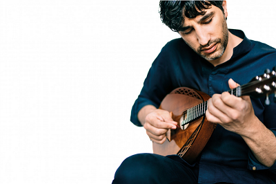 Avi Avital präsentiert die Klangschönheit seines Instruments.