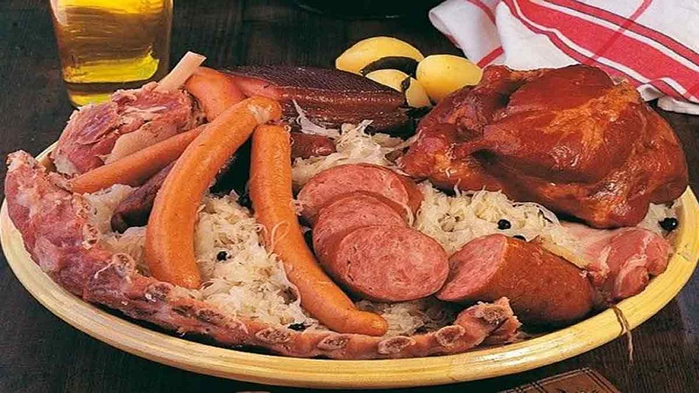 La choucroute garnie alsacienne dite à la strasbourgeoise, une recette unique