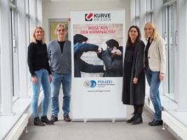 POL-BO: Schon mehr als 100 Jugendliche von der schiefen Bahn geholt: Bochum feiert zehn Jahre "Kurve kriegen"