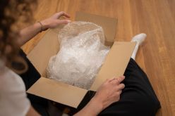 CASTN verfolgt das Ziel, das Leerraumvolumen im Versand signifikant zu reduzieren und damit gleichzeitig Kosten zu senken.  Quelle: Vinzenz Neugebauer  Copyright: Fraunhofer IML