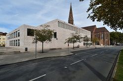 St.-Marien-Kirche in Bochum, die jetzt als Foyer des Anneliese Brost Musikforums Ruhr genutzt wird.