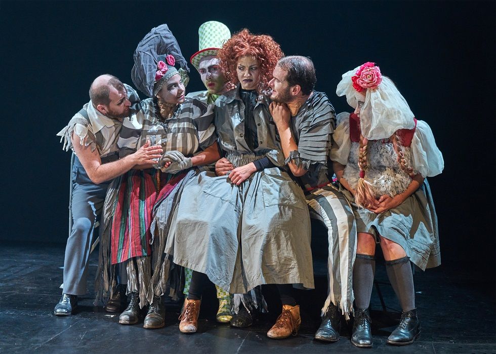 Ives Wüthrich, Alina Vimbai Strähler, Lukas Darnstädt, Verena Lercher, Jakob Leo Stark, Sophia Borsani, Foto Ingo Höhn