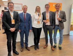 Ende gut, alles gut: Wolfgang Konias (Referent am Gesundheitsministerium), Prof. Dr. Horst Kunhardt, Alexandra Glufke, Benjamin Schondorf (Referent Ministerium) und Prof. Dr. Christian Rester.  THD
