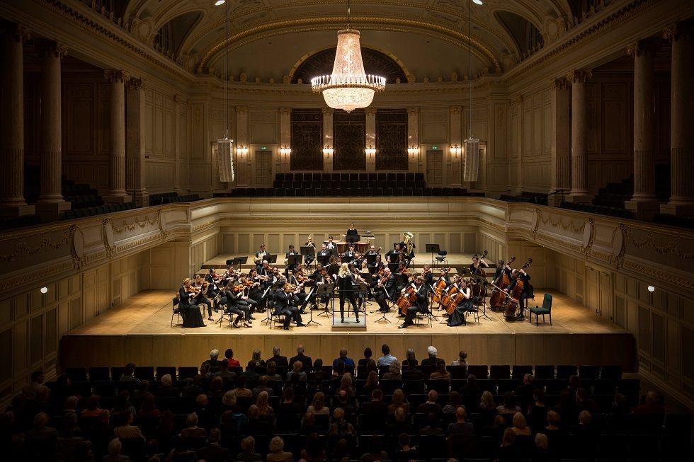 as Swiss Orchestra in Akrion im B erner Casino Foto Chris Müller