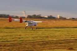 ALADINA im Landeanflug nach einem erfolgreichen Messflug am Flughafen BER. Bildnachweis: Falk Pätzold/TU Braunschweig