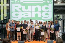 Gruppenfoto Gewinner*innen Förderpreise des Rundgangs 2025  Quelle: Eisenhart Keimeyer