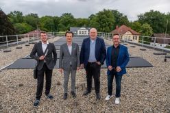 (v.l.) Marian Hanke, Energiemanagementbeauftragter, Janko Haft, Kaufmännischer Vorstand am UKD, Stefan Pieck, Verwaltungschef im OncoRay, und Architekt Frank Willimowski, Leiter Bereich Bau und Technik am UKD  Quelle: UKD/Marc Eisele