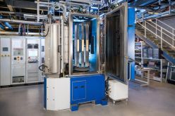 Industriereife PVD-Technologie des Fraunhofer IWS bildet die Grundlage für neuartige Permeationsbarrieren, die künftig Tritiumverluste in Fusionskraftwerken verhindern sollen.  Quelle: Daniel Viol  Copyright: © Daniel Viol/Fraunhofer IWS