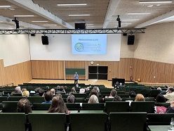 Grußwort des Hochschulpräsidenten Prof. Dr. Hans Reiner Schultz Tina Kissinger