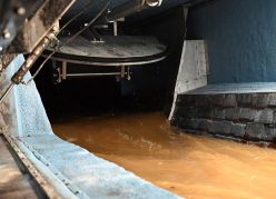 Digital steuerbare Kanalklappen im Einsatz;  Quelle: JenaWasser