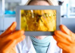 PFAS-freie, katalysatorbeschichtete Membranen sollen Elektrolyseure und Brennstoffzellen künftig signifikant umweltfreundlicher, kostengünstiger und leistungsstärker machen.  Jadwiga Galties  © Fraunhofer IAP