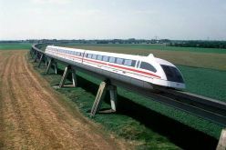 Vor einem Vierteljahrhundert noch Zukunftszug: Der Transrapid auf der Versuchsstrecke im Emsland.  Copyright: Bild: thyssenkrupp Transrapid GmbH