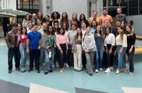 Studierende der aktuellen Kohorte des IMIM-Masterstudiengangs aus allen drei Partneruniversitäten