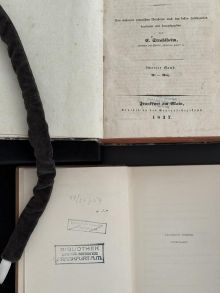 Stempel weisen auf die Israelitische Gemeinde bzw. das Heim für erwerbslose jüdische Jugendliche als ehemalige Eigentümer hin.  Quelle: Baunemann  Copyright: UB