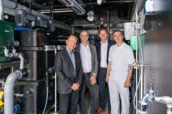v.l. Prof. Jörn Einfeldt, Dr. Kim Augustin, UKE-Vorstandsmitglied Joachim Prölß und Leiter der UKE-Krankenhaushygiene Prof. Dr. Johannes K.-M. Knobloch Eva Hecht/UKE