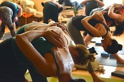 Auch Yoga kann Kreuzschmerz auslösen