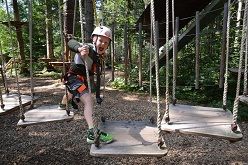 Ursprünglich zur Förderung von Gesundheit und Lebensqualität chronisch kranker Kinder entwickelt, steht das Programm kidsTUMove allen Kindern offen. Körperliche Aktivität schon im Kindesalter zu etablieren, ist eine wichtige Präventionsmaßnahme.  kidsTUMove / TUM