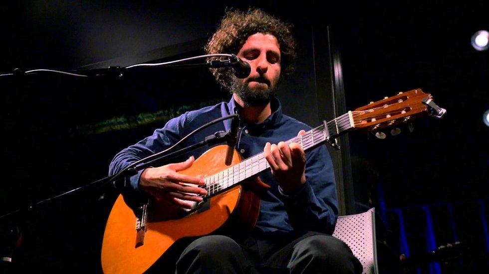 José González, Vocals & Guitar