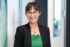 Prof. Diana Le Duc hat im Juli 2025 die Leitung des Instituts für Klinische Genetik am Universitätsklinikum Carl Gustav Carus Dresden übernommen.  Quelle: UKD/Michael Kretzschmar