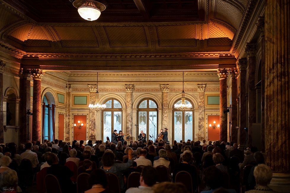 Das Quintett auf der Bühne in Aktion Foto Fabrice Umiglia, Festival Strings Lucerne
