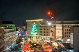 Weihnachtsmarkt Bochum_Fliegender Weihnachts ... eis Bochum Markerting, Christoph Partsch
