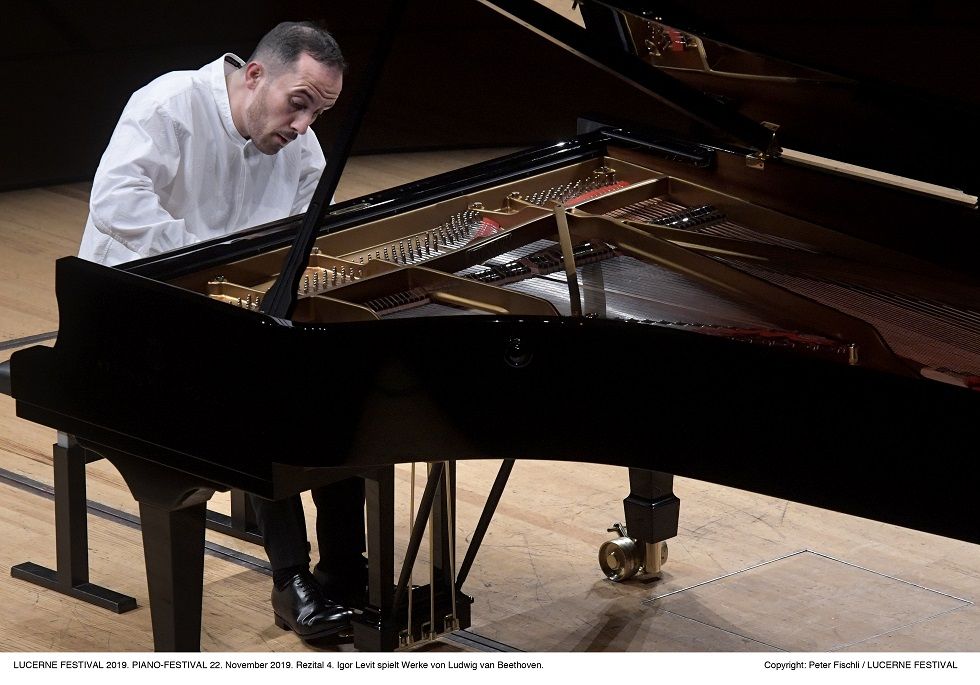 Igor Levit zelebriert Beethoven Konzertfoto von Peter Fischli